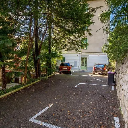 Apartment Adrija